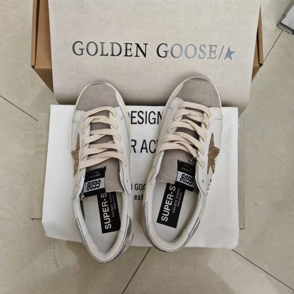 Golden Goose Women's Cream and Gold Flats